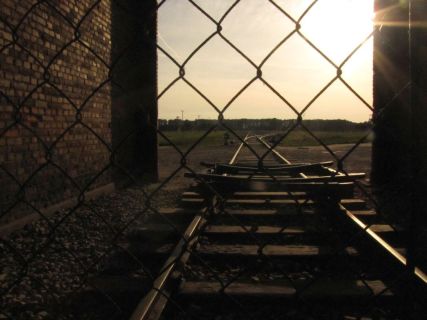 Auschwitz - najtemnejši madež v človeški zgodovini
